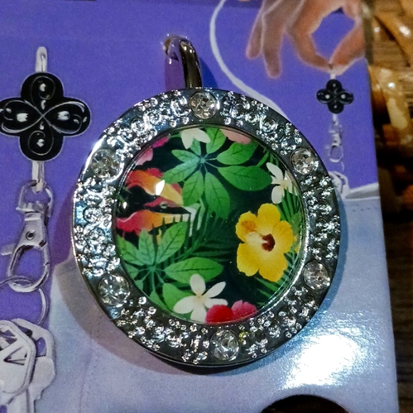 HAWAIIAN FLORA BLING Alexx Finders Key Purse Keychain/Hook for bag, purse +more - Picture 2 of 3